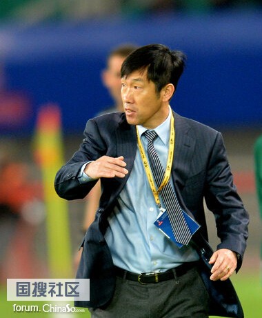 中国足协决定正式聘请高洪波为男足国家队主教